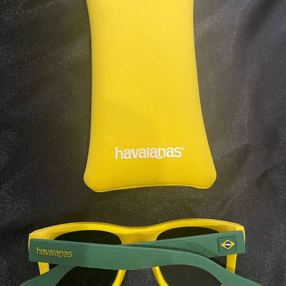 Unisex Havaianas sunglasses. Gift it or for yourself (New never worn No tags